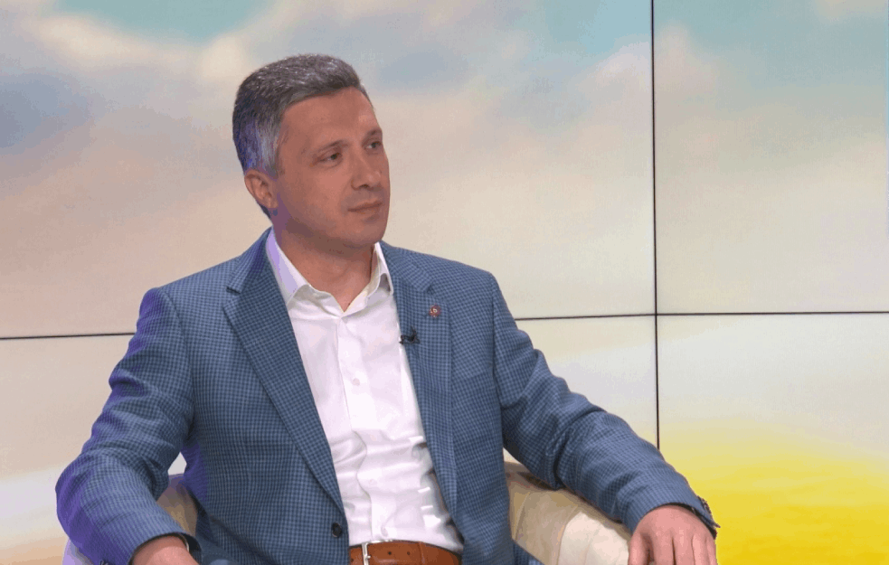 BOŠKO OBRADOVIĆ IMA JASNU PORUKU ZA OPOZICIONE KOLEGE: 'Neću sa onima koji se ODRIČU KOSOVA'! 